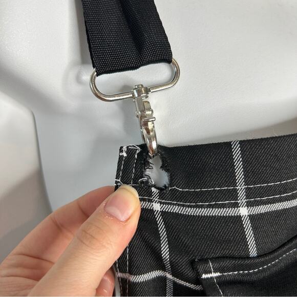 HOT TOPIC Shortalls Shorts Overalls Size Medium Emo Punk Skater Goth Grunge Alt - Picture 9 of 9